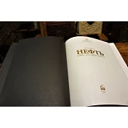 Нефть. Вчера, сегодня, завтра — книга в коже — красивый подарок — фотография 3