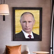 На память: Картина «В.В. Путин» на ониксе в рамке из ясеня — фотография 1