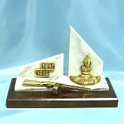 Сувенир «Вечный огонь» из бронзы и камня — красивый подарок — фотография 2